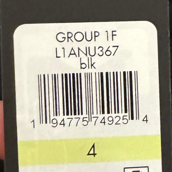 Karl Lagerfeld Tweed and Leather Skirt! NEW WITH TAGS!! - Picture 6 of 6